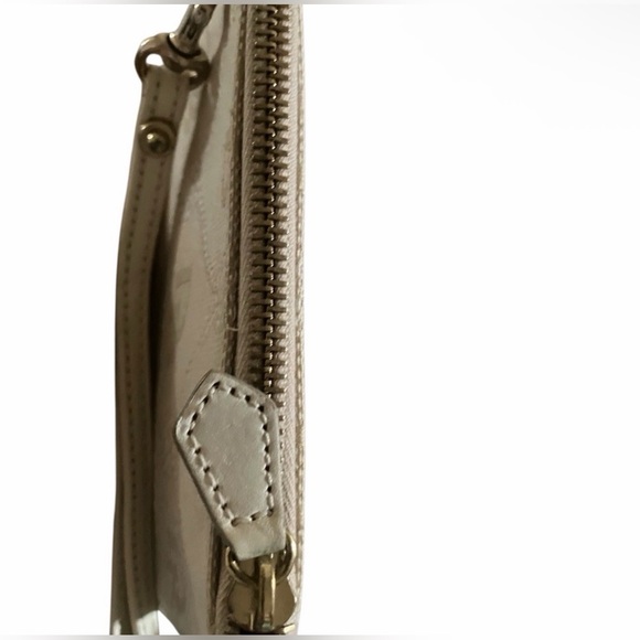 Dooney & Bourke Cream Wristlet - Picture 3 of 6